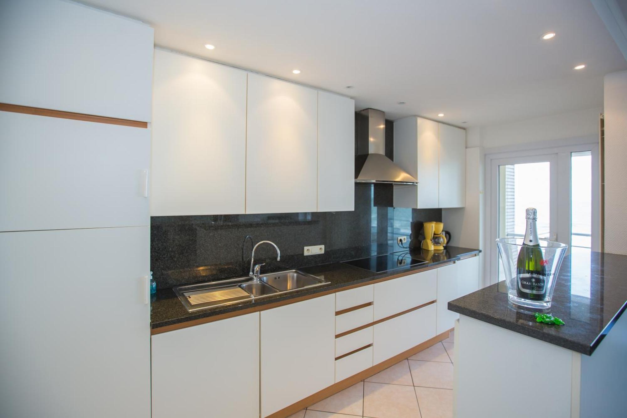 Bright Apartment With Sea View Ostende Kültér fotó
