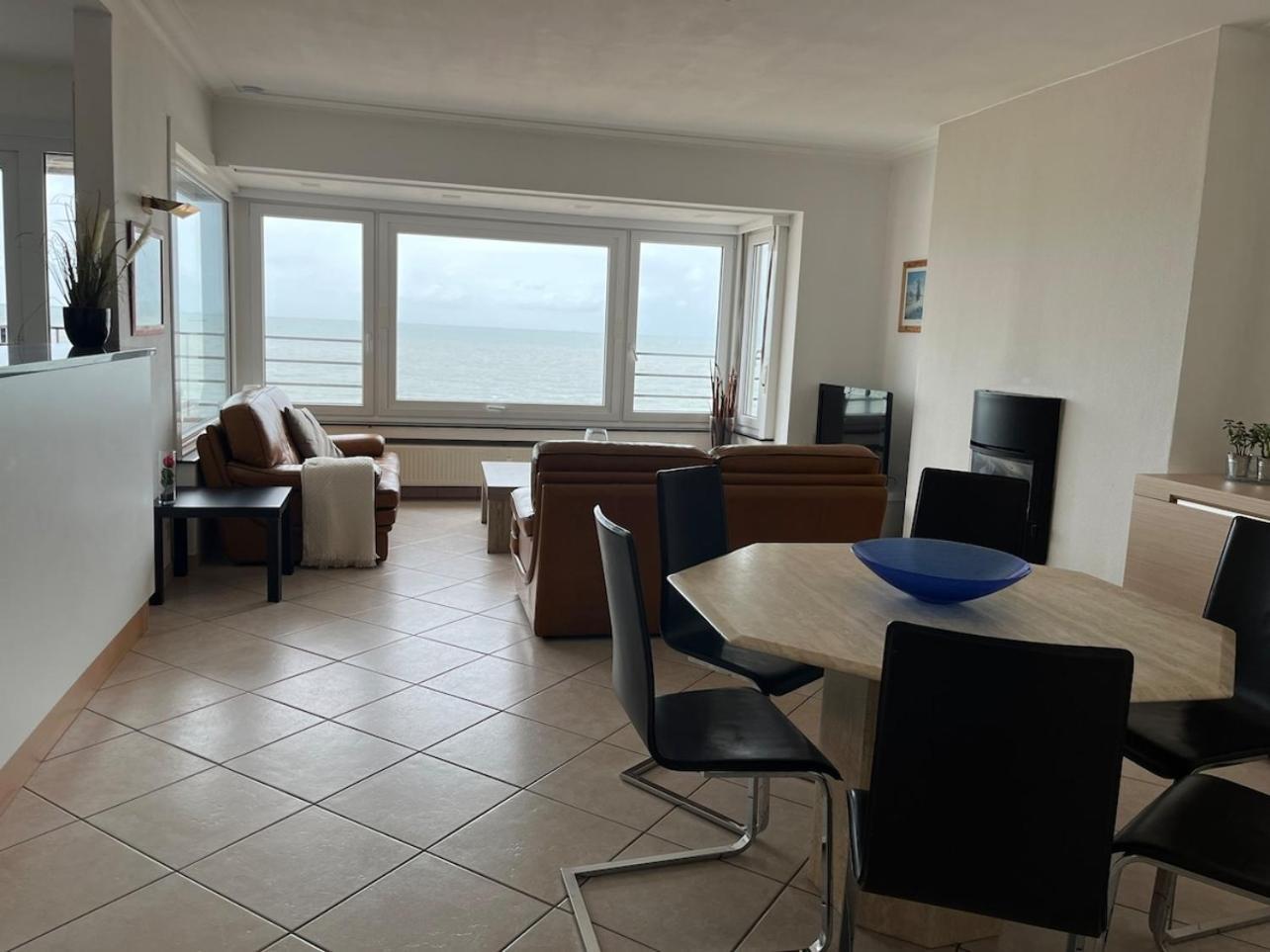 Bright Apartment With Sea View Ostende Kültér fotó