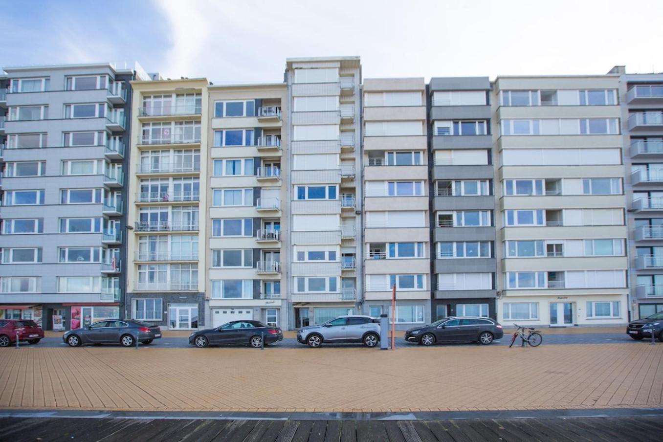Bright Apartment With Sea View Ostende Kültér fotó